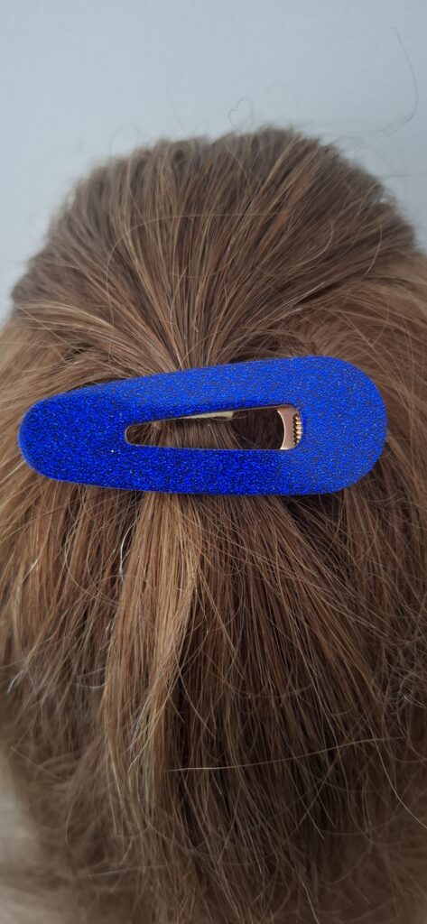 barrette fantaisie paillettes artisanat fait main bleu marine