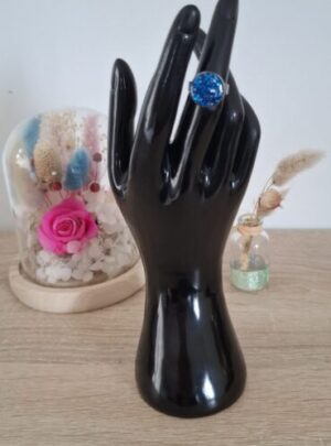 Bague ronde acier inoxydable avec rond en résine époxy de couleur vert bleu grosse paillettes fait main artisanat France accessoires